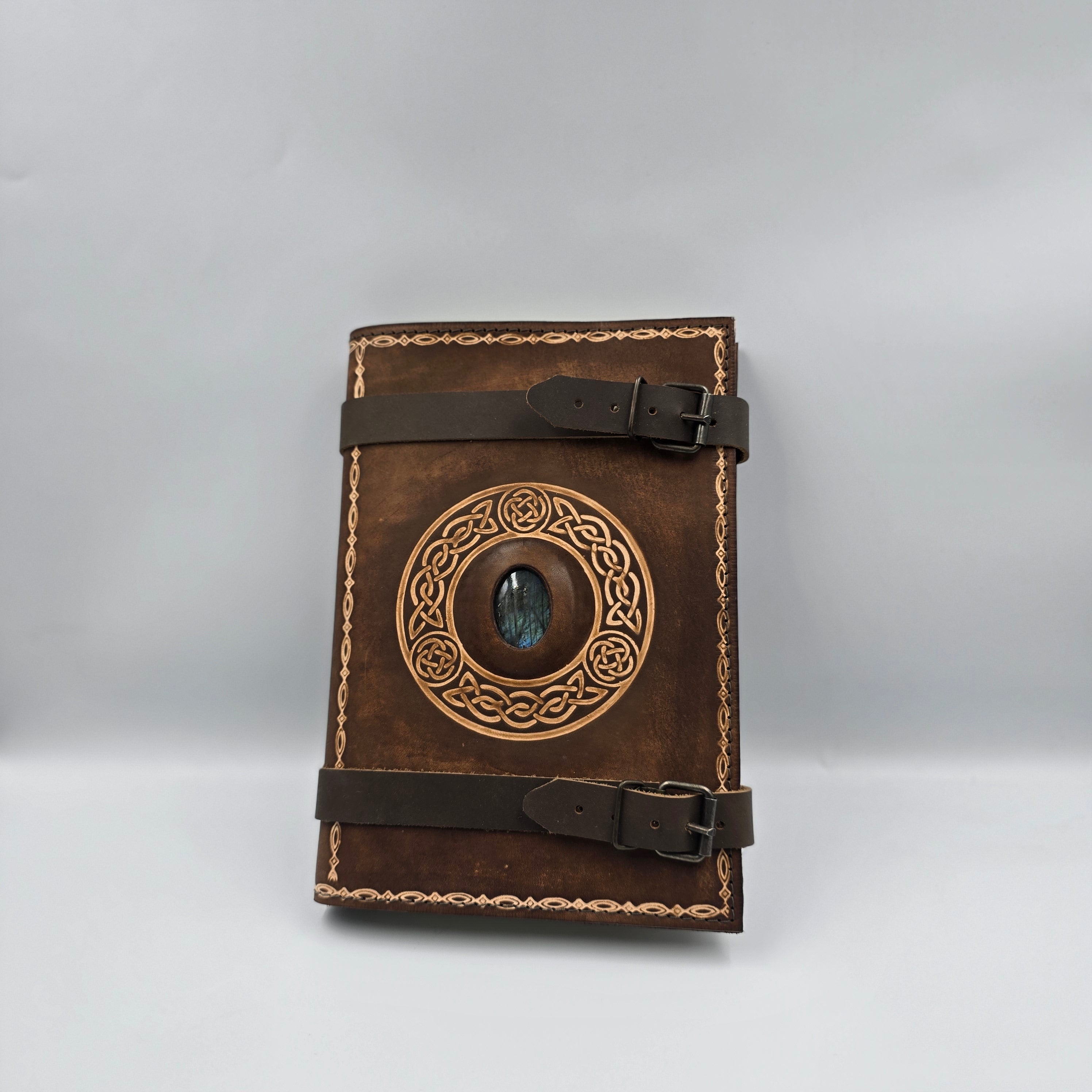 Ref :0000806 Grimoire de Sam en cuir rechargeable en plusieurs thèmes