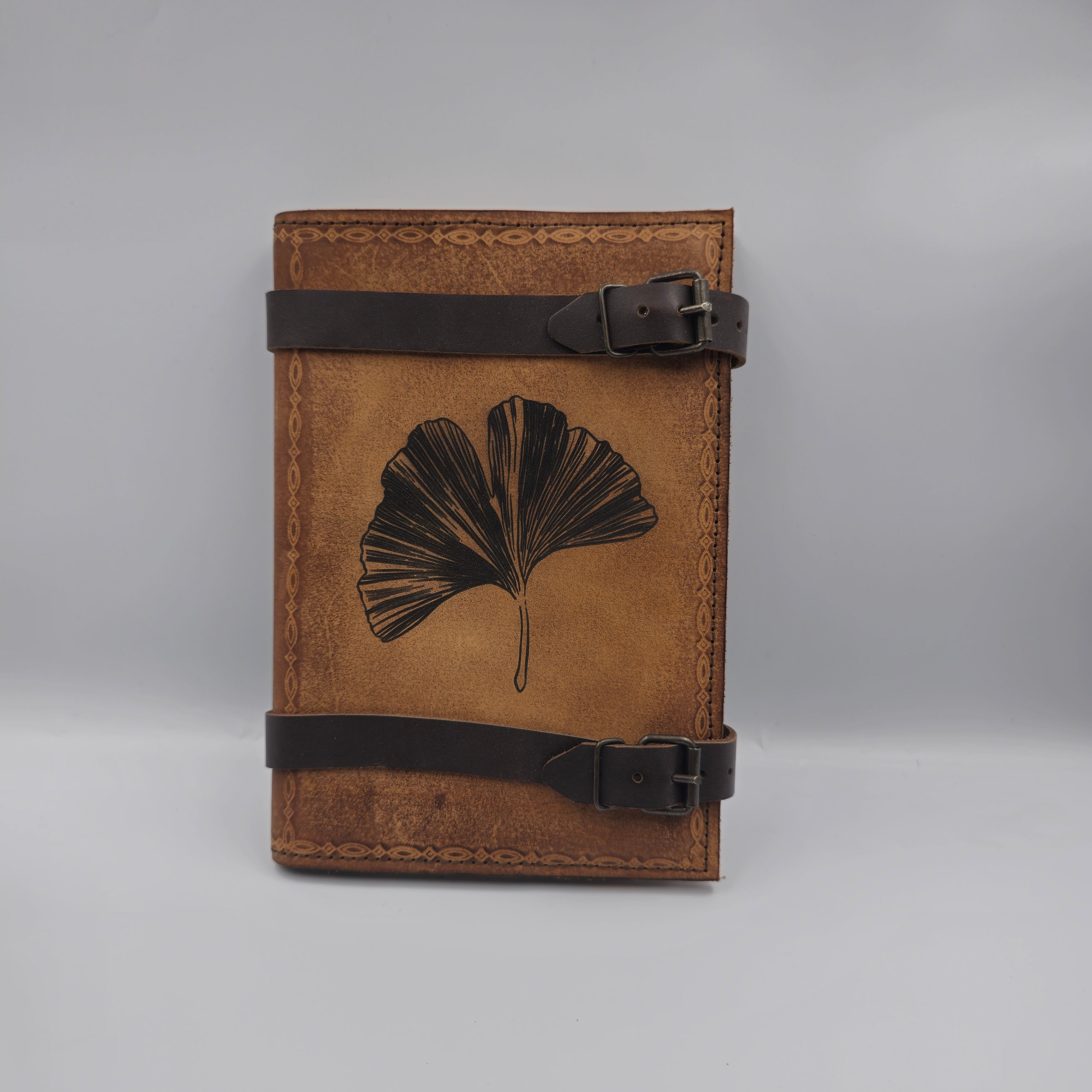 Ref :0000806 Grimoire de Sam en cuir rechargeable en plusieurs thèmes