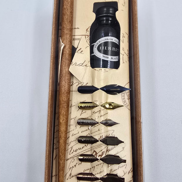 ref : 0005539 Coffret de calligraphie " Brause "