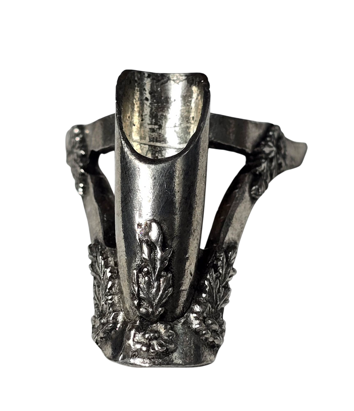 Ref : 0006321 Repose plume en étain modèle divers