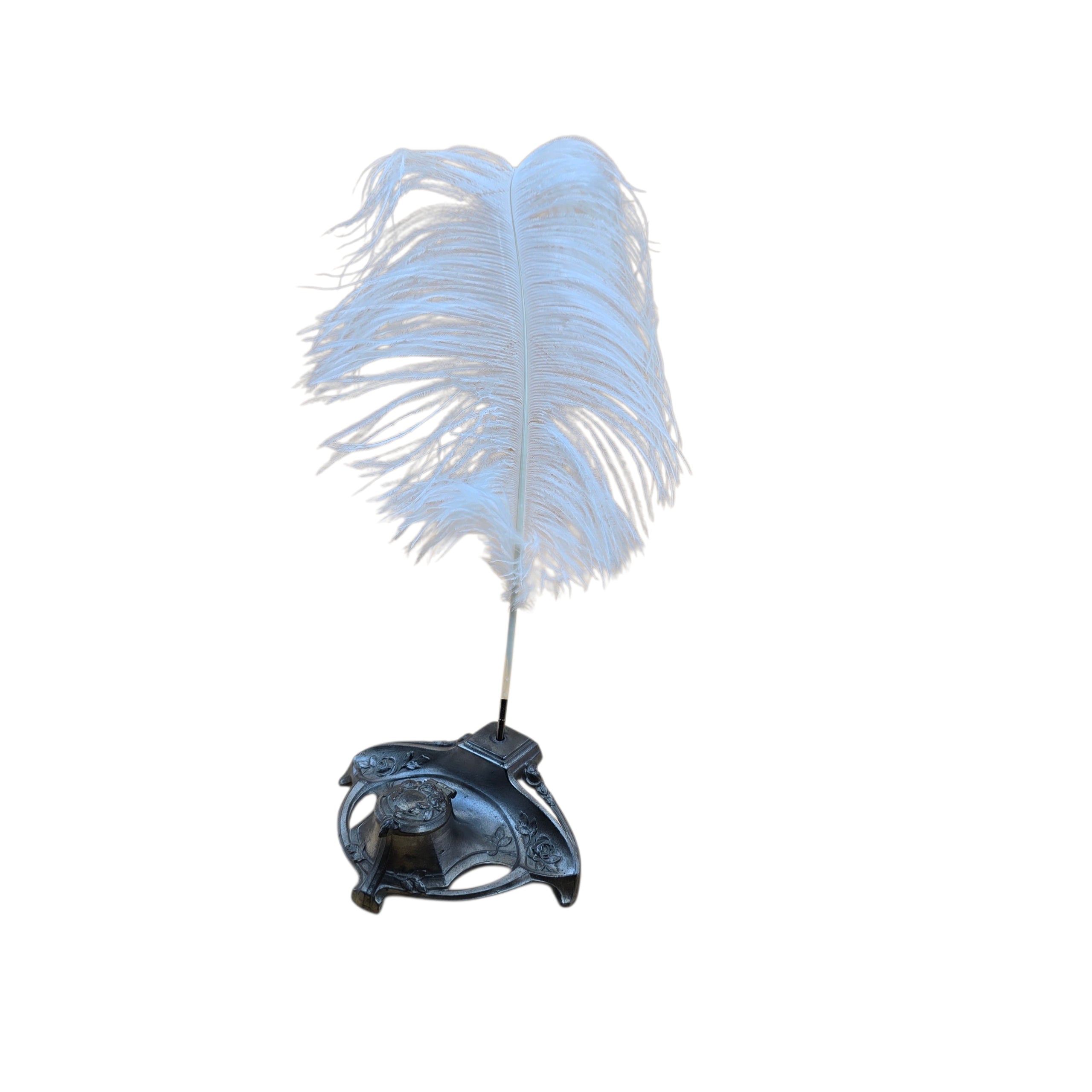 Le Jardin de l’Encre. Encrier ancien en régule patiné