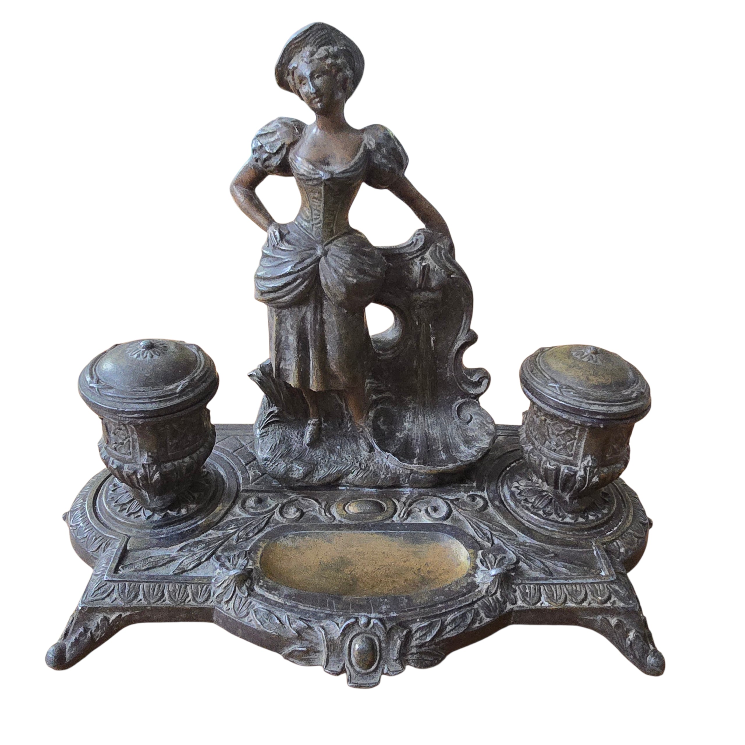 La Gardienne de l’Encre. Encrier double ancien en régule, XIXᵉ siècle