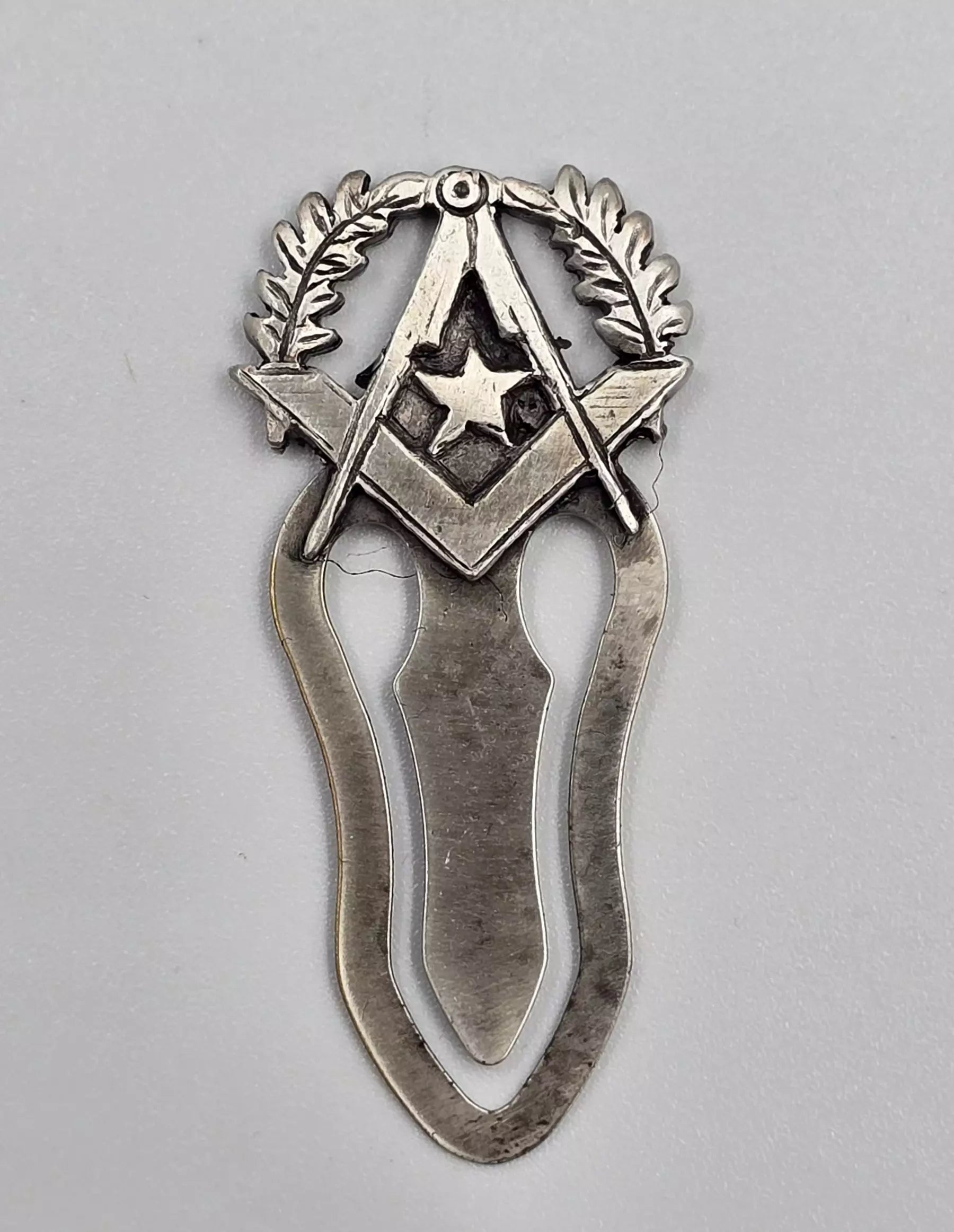 Ref: 0012531-4: Marque-page en étain 