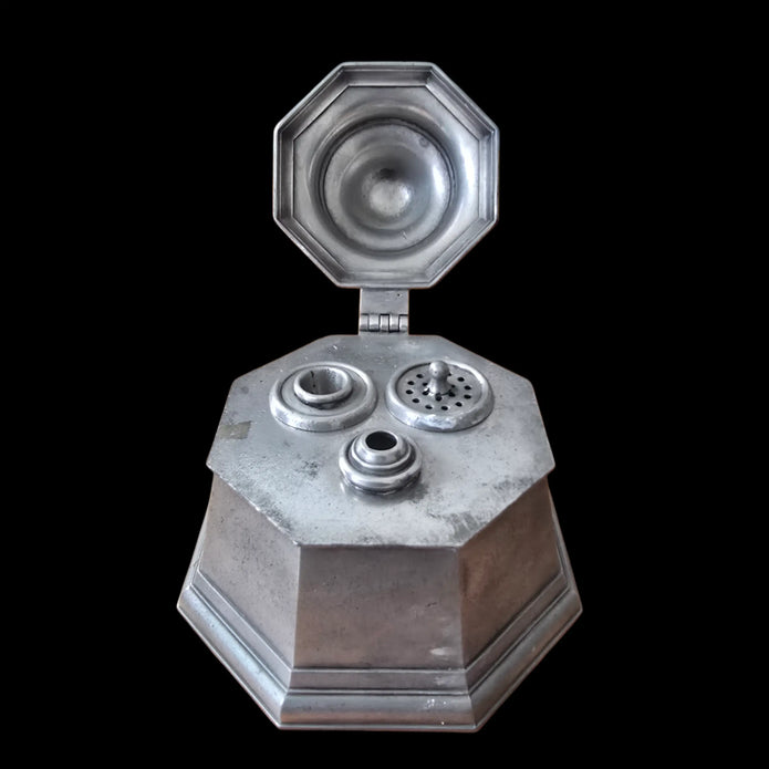 Le Cœur de l’Encre. Encrier ancien étains de la Rose