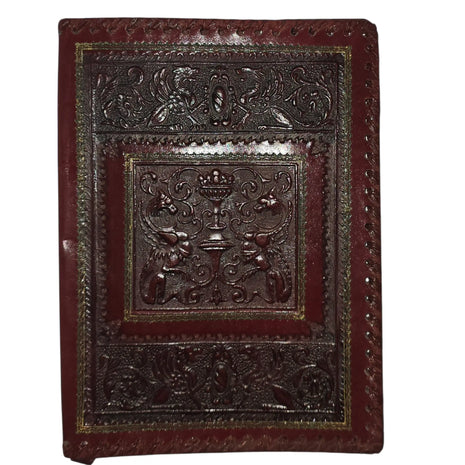 🔴 Le Gardien Rouge des Mots Anciens. Etui de manuscrit en cuir embossé avec Arabesques Renaissance (XXᵉ siècle