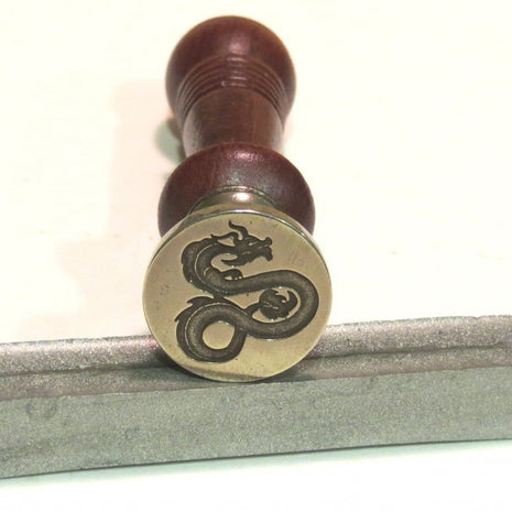 Ref: 0000453-4 Goose feather, wax and sealing stamp set "Dragon"