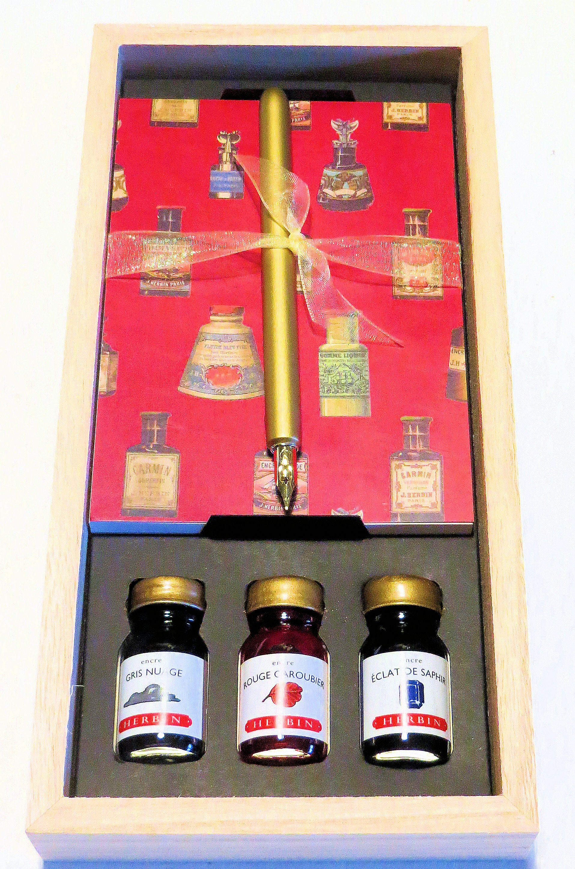 Ref: 0002299-2: Herbin wooden box 