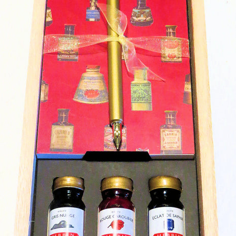 Ref: 0002299-2: Coffret en bois Herbin "Essais au porte-plume"