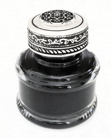 Ref: 1572: Encrier rond avec bouchon décoré