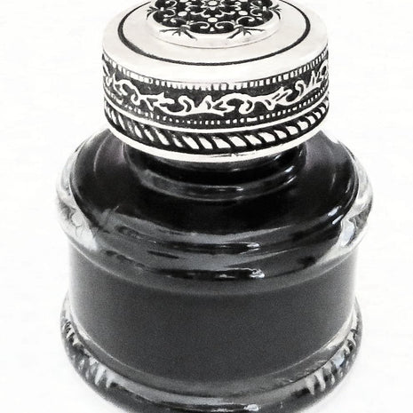 Ref: 1572: Encrier rond avec bouchon décoré