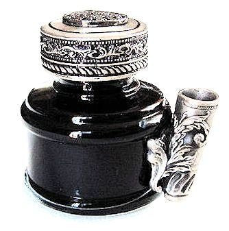 ref: 1441: Encrier rond avec support de plume