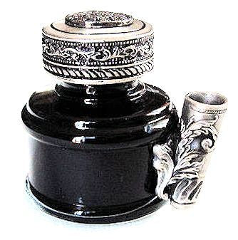 ref: 1441: Encrier rond avec support de plume