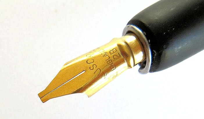 Ref: 744: Leonardt Italic Nib 