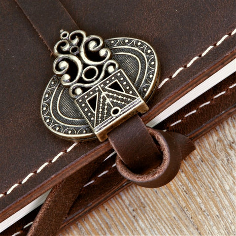 Ref : 0000970 Grimoire artisanal en cuir