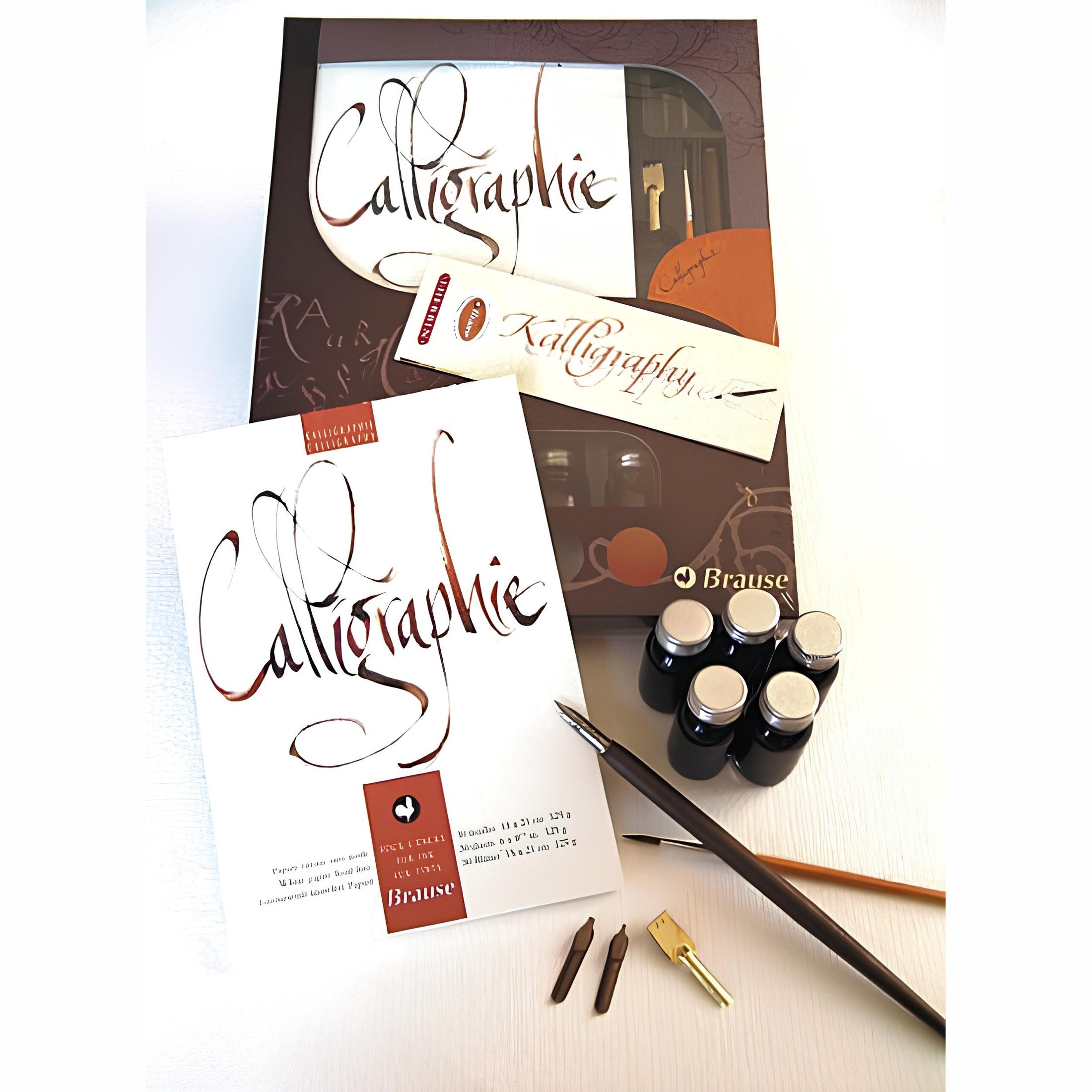 Ref : 582 Grand coffret de Calligraphie