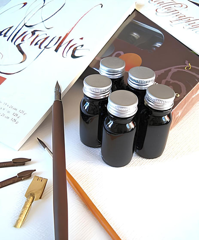 ref : 582 Grand coffret de Calligraphie