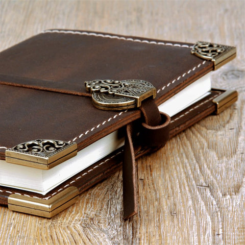 0000958 Grand Grimoire artisanal en cuir