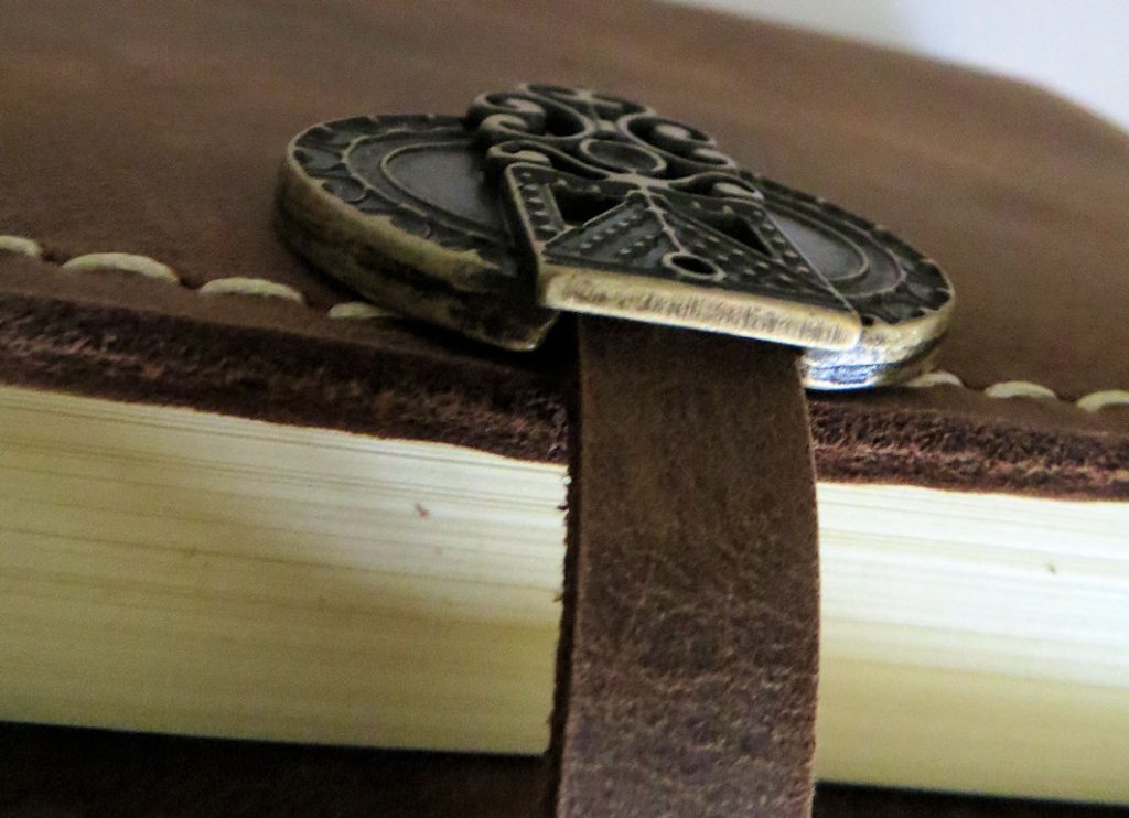 Ref: 0000970 Handmade leather grimoire