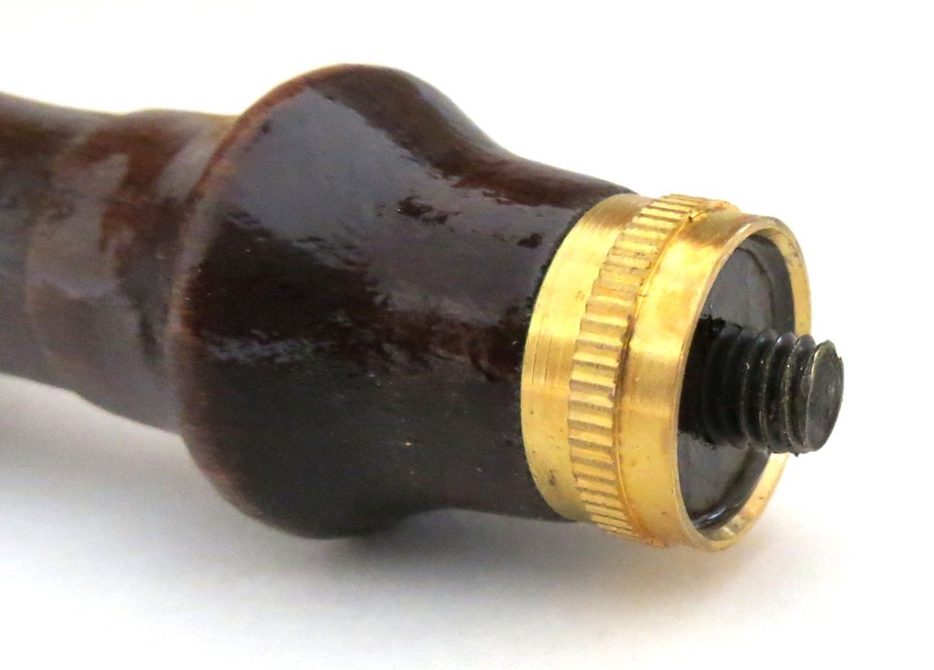 Ref: 685-3: Varnished sealing stamp handle