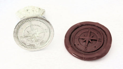 Ref: 0006675-6 Sceau artisanal en étain "Boussole"
