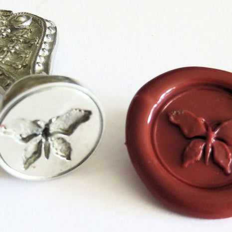 Ref: 0006242-1 Sceau artisanal en étain " Papillon "