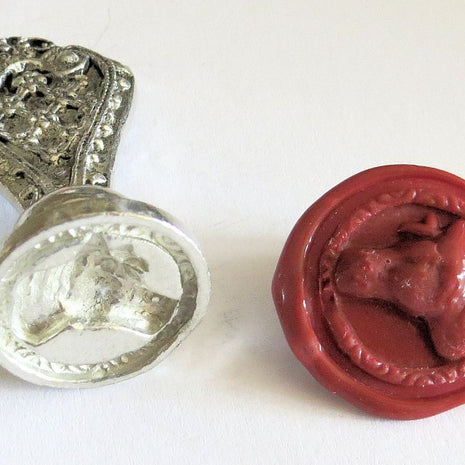 Ref:0006190-3 Sceau artisanal en étain rond "Tête de Cheval"