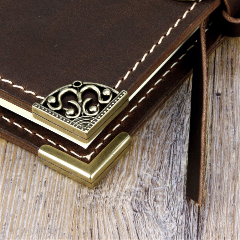 Ref: 0000958 Large handmade leather grimoire